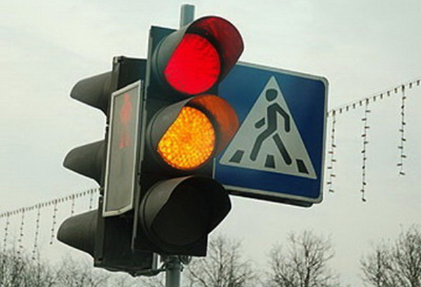 Разрешат ли поворот направо на красный сигнал светофора?